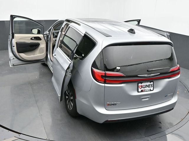 Used 2023 Chrysler Pacifica - photo 70