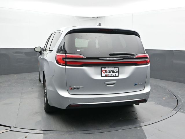 Used 2023 Chrysler Pacifica - photo 10