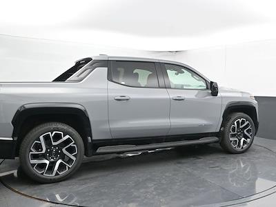 New 2025 Chevrolet Silverado EV RST Crew Cab AWD Pickup for sale #02T2101 - photo 2