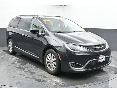 Used 2017 Chrysler Pacifica Touring L Minivan for sale #02X1024N - photo 2