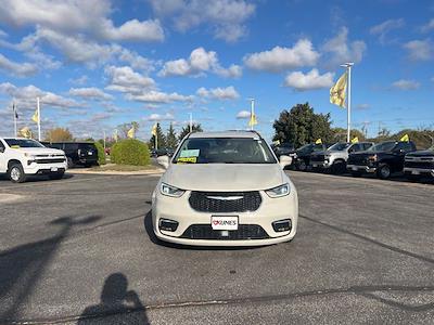 Used 2021 Chrysler Pacifica Touring L Minivan for sale #02X1052 - photo 2