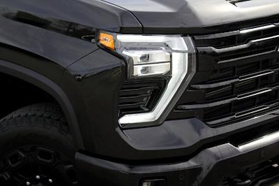 Used 2024 Chevrolet Silverado 2500 - photo 1