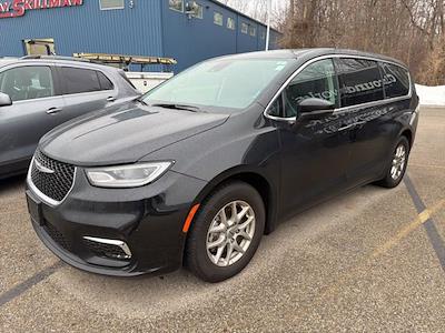 Used 2023 Chrysler Pacifica - photo 1