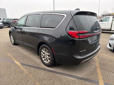 Used 2023 Chrysler Pacifica - photo 1