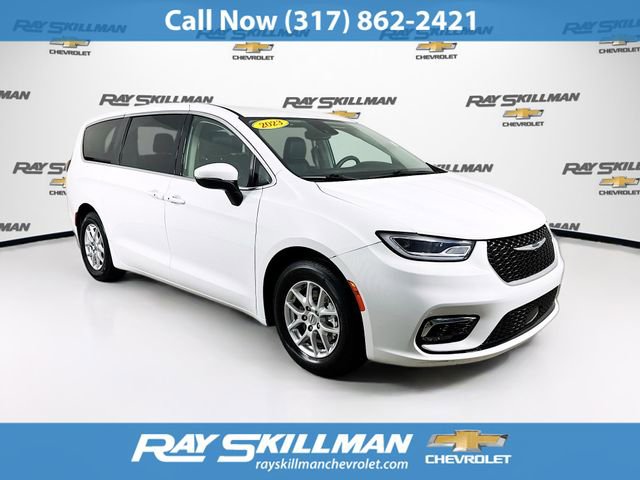 Used 2023 Chrysler Pacifica - photo 1