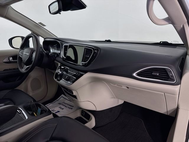 Used 2023 Chrysler Pacifica - photo 25