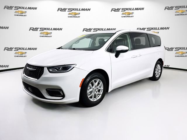 Used 2023 Chrysler Pacifica - photo 5