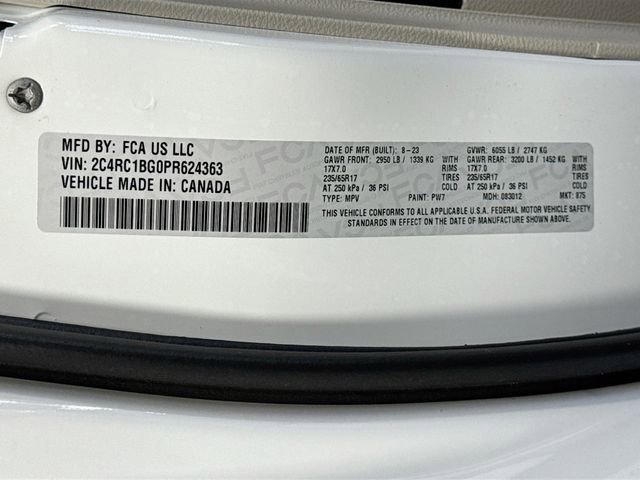 Used 2023 Chrysler Pacifica - photo 28
