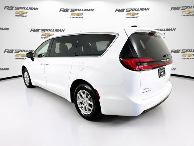Used 2023 Chrysler Pacifica - photo 7