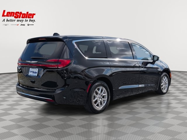 Used 2024 Chrysler Pacifica - photo 6