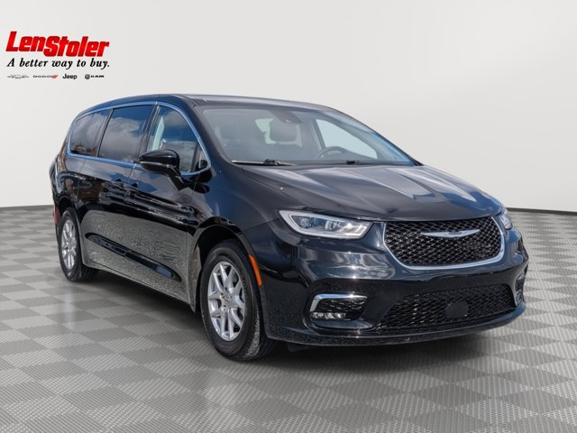 Used 2024 Chrysler Pacifica - photo 8
