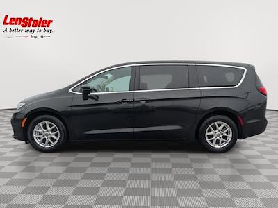 Used 2023 Chrysler Pacifica - photo 1