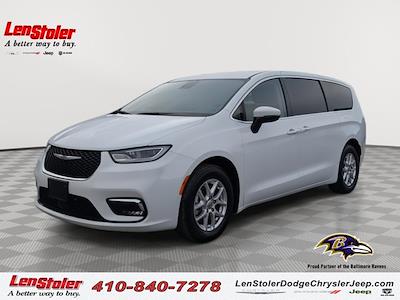 Used 2023 Chrysler Pacifica - photo 1