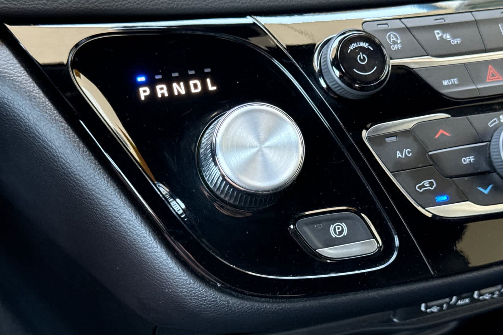 Used 2025 Chrysler Pacifica - photo 14