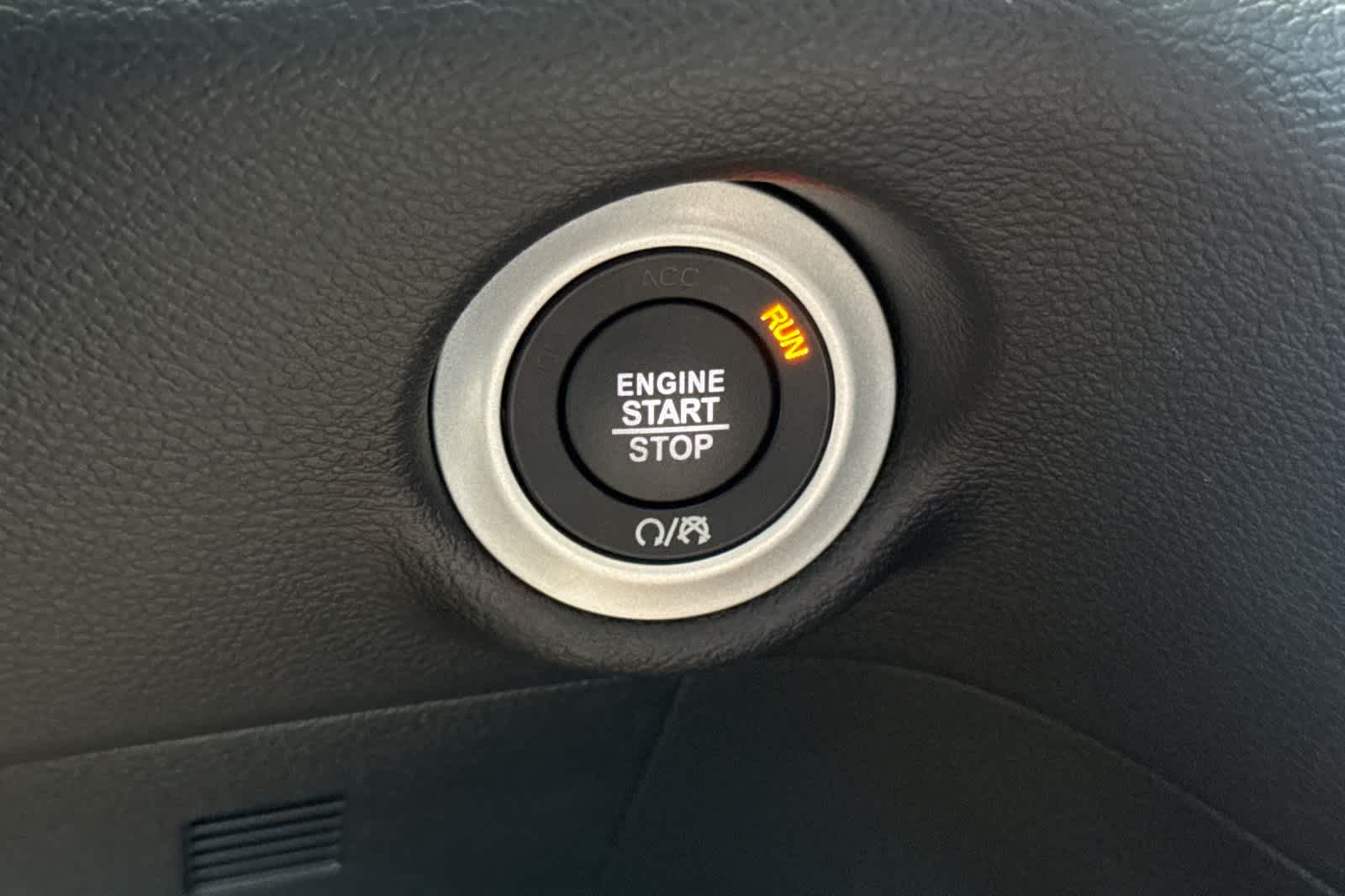 Used 2025 Chrysler Pacifica - photo 15