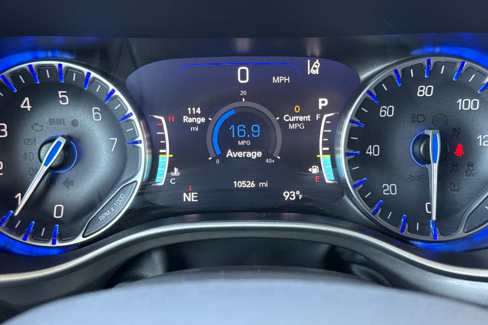 Used 2025 Chrysler Pacifica - photo 19