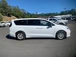 Used 2025 Chrysler Pacifica Select Minivan thumbnail 4