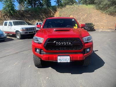 Used 2017 Toyota Tacoma - photo 2