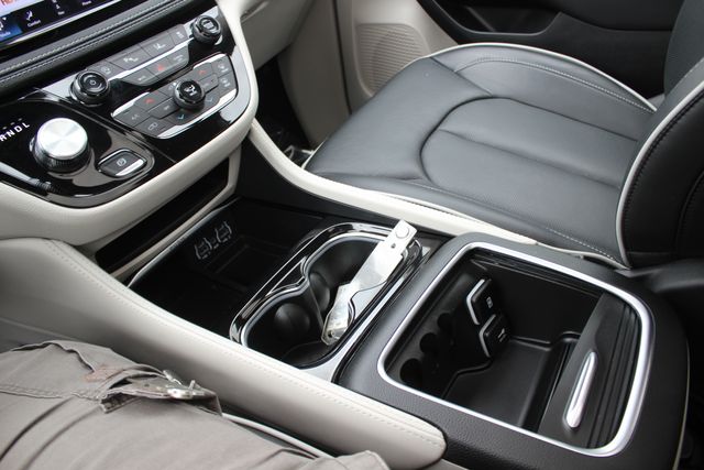 Used 2024 Chrysler Pacifica - photo 14