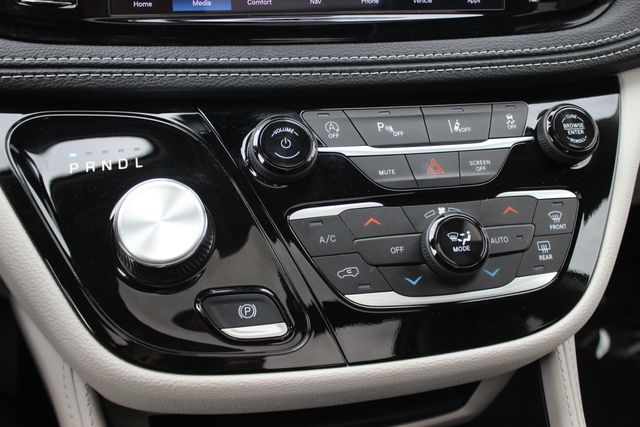 Used 2024 Chrysler Pacifica - photo 17
