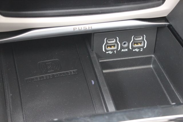 Used 2024 Chrysler Pacifica - photo 18