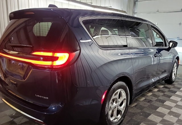 Used 2024 Chrysler Pacifica - photo 7