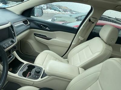 Used 2022 GMC Acadia - photo 1