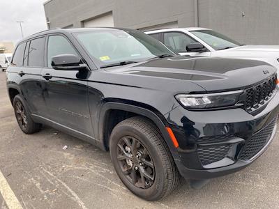 Used 2025 Jeep Grand Cherokee - photo 1