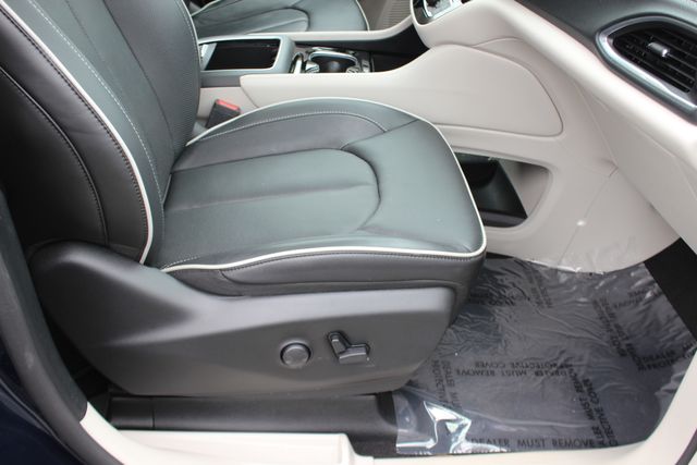 Used 2024 Chrysler Pacifica - photo 17