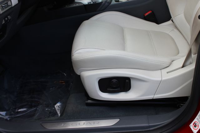 Used 2020 Jaguar E-Pace - photo 22
