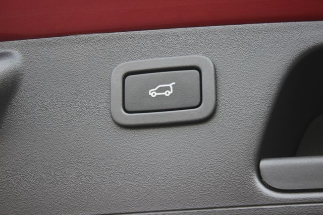 Used 2020 Jaguar E-Pace - photo 28