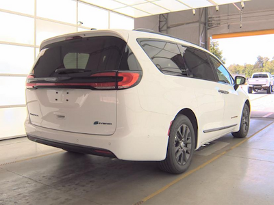 2024 Chrysler Pacifica FWD Minivan for sale #STK175404 - photo 2