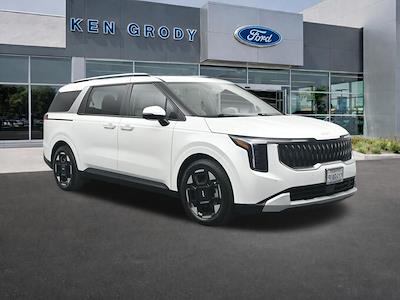 Used 2025 Kia Carnival - photo 1