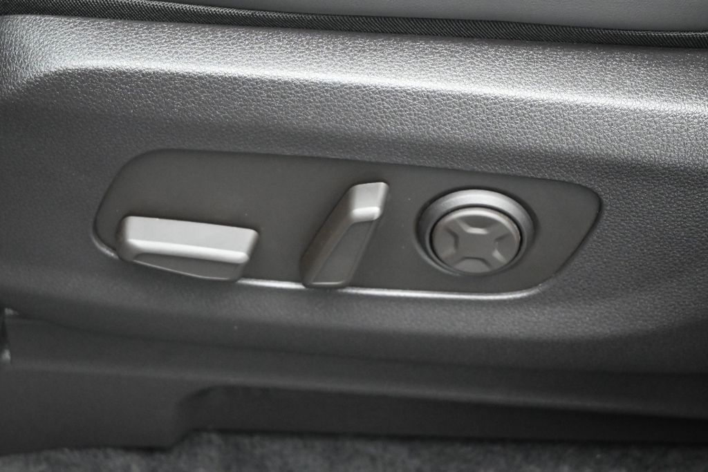 Used 2026 Kia Carnival - photo 12