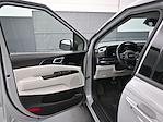 2023 Kia Carnival FWD Minivan for sale #MB250719B - photo 4