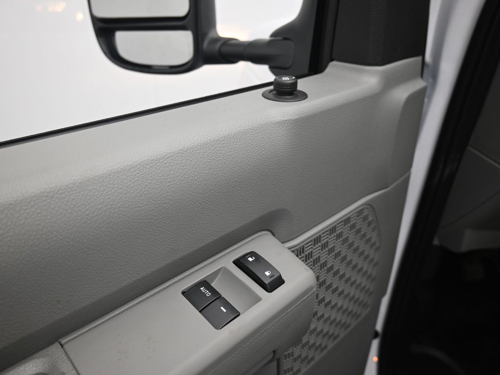 New 2026 Ford E-350 - photo 12