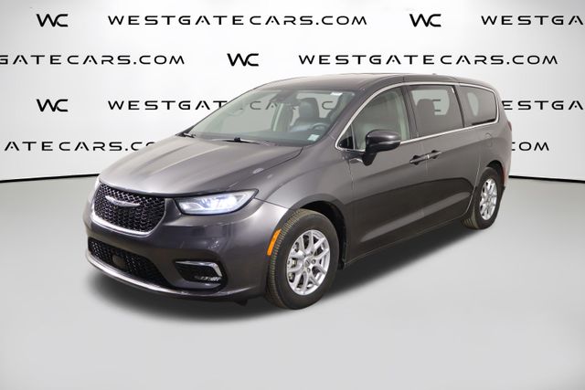 Used 2023 Chrysler Pacifica - photo 1