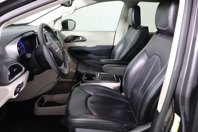 Used 2023 Chrysler Pacifica - photo 15