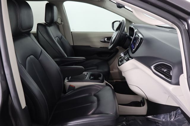 Used 2023 Chrysler Pacifica - photo 20