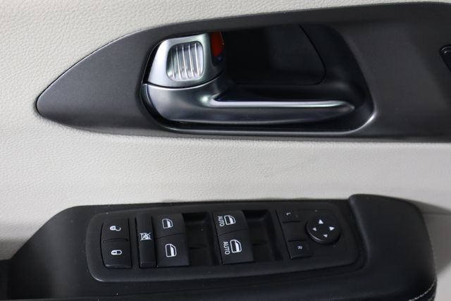 Used 2023 Chrysler Pacifica - photo 23