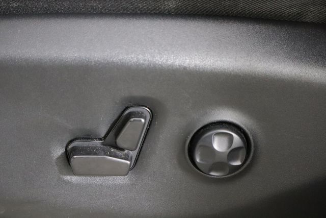 Used 2023 Chrysler Pacifica - photo 25
