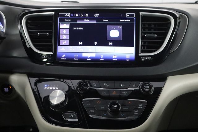 Used 2023 Chrysler Pacifica - photo 29