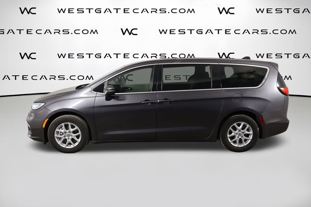 Used 2023 Chrysler Pacifica - photo 7