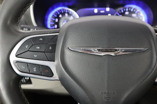 Used 2023 Chrysler Pacifica - photo 10