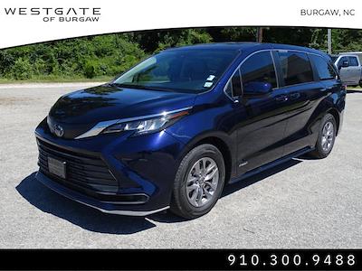 Used 2021 Toyota Sienna LE Minivan for sale #8084XP - photo 2