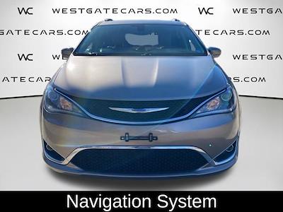 Used 2018 Chrysler Pacifica - photo 2