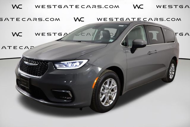 Used 2023 Chrysler Pacifica - photo 1