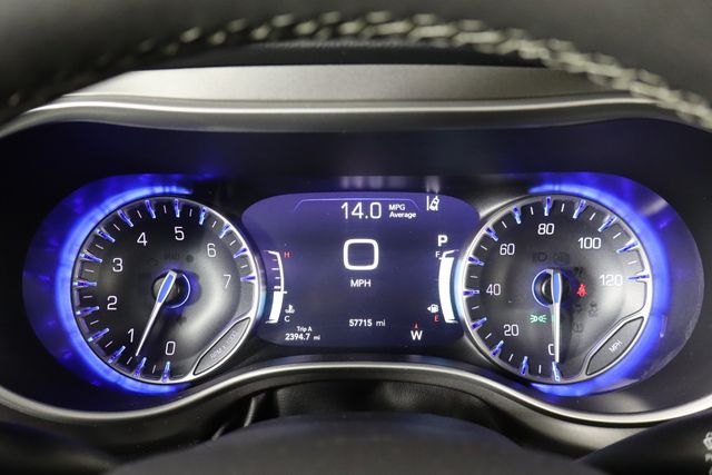 Used 2023 Chrysler Pacifica - photo 12