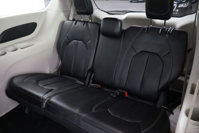 Used 2023 Chrysler Pacifica - photo 18