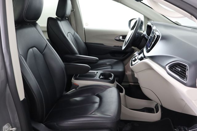 Used 2023 Chrysler Pacifica - photo 20